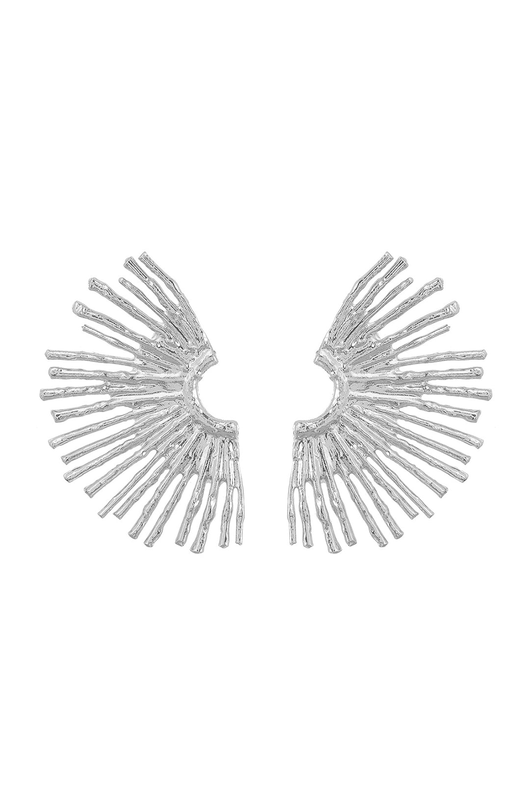 Kovové náušnice s vlnitým okrajem