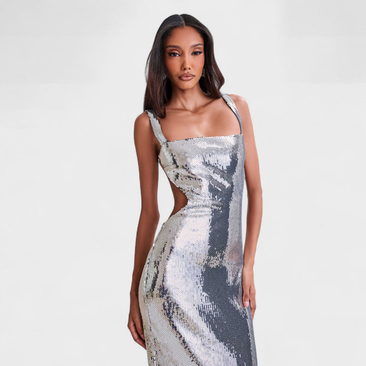 Třpytivá stříbrná večerní šaty