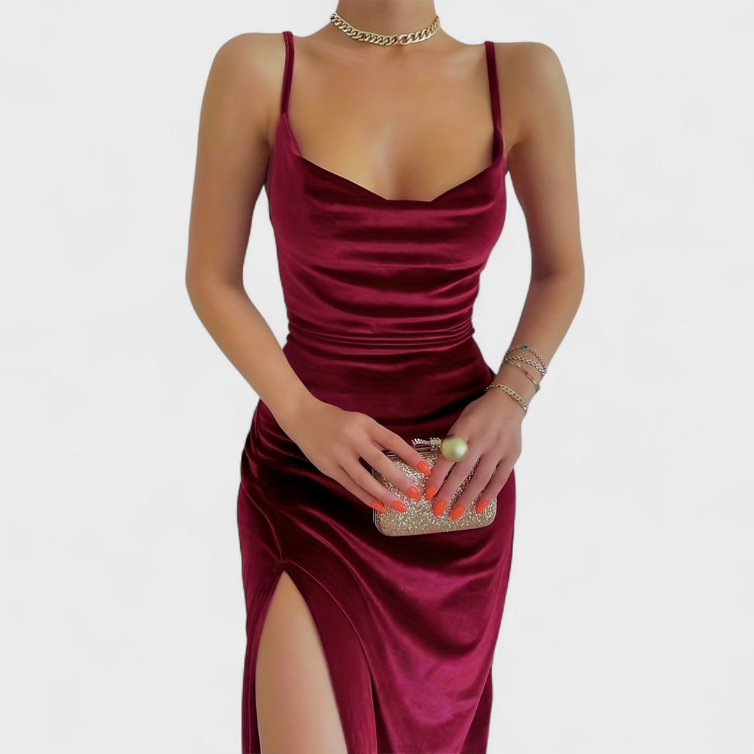 Gabriela | Sametové šaty s bočním rozparkem