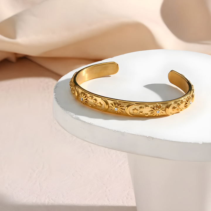 Náramek Slunce, Měsíc a Hvězdy