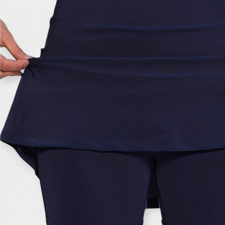 Krátké šortky s vysokým pasem a sukní