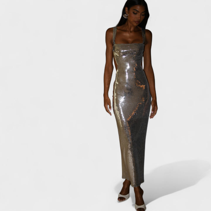 Třpytivá stříbrná večerní šaty
