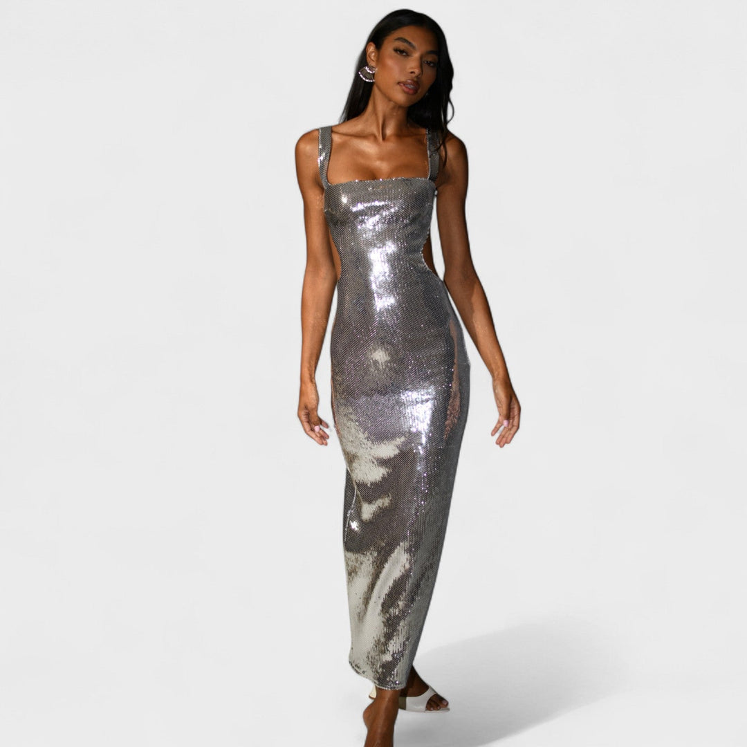 Třpytivá stříbrná večerní šaty