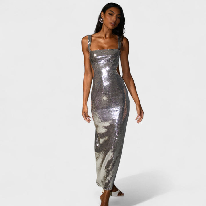 Třpytivá stříbrná večerní šaty