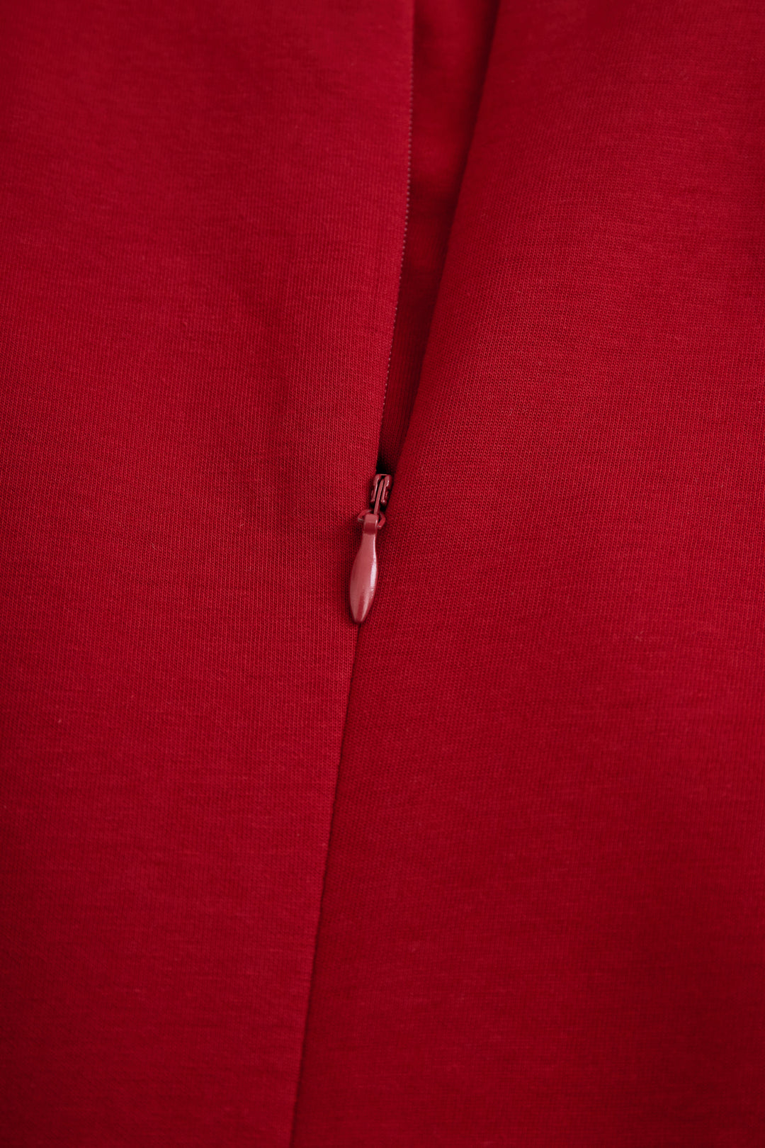 Ruby | Burgundská bezrukávová midi šaty