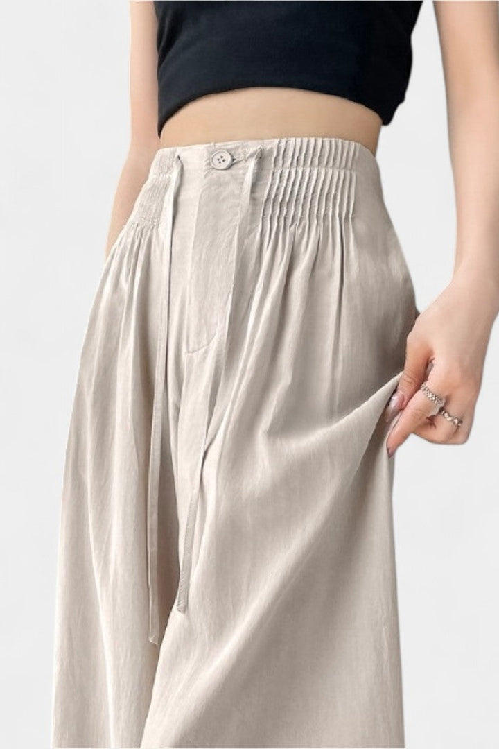 Ilyana | Vysoký Pas a Široké Nohavice