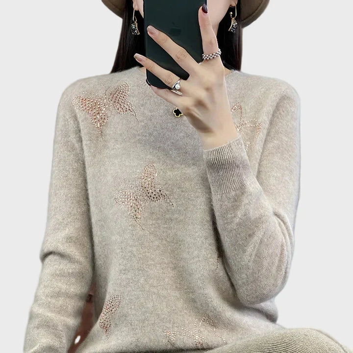 Vysoký límec pletený s designem motýlka