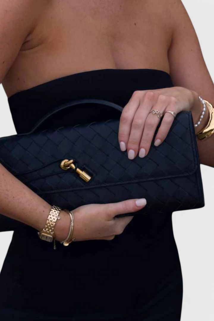 Melanie Clutch se zlatým uzlem