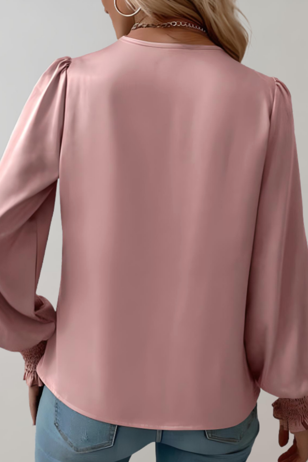 Ana | Elegantní blůza s dlouhým rukávem a výstřihem do V