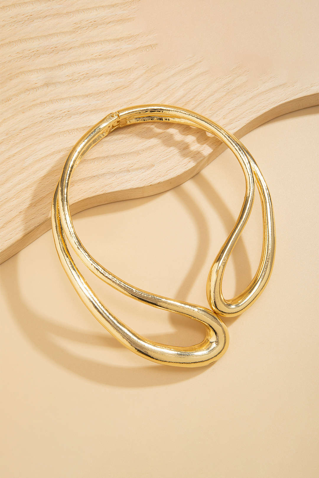 Asymetrický Řezaný Náhrdelník