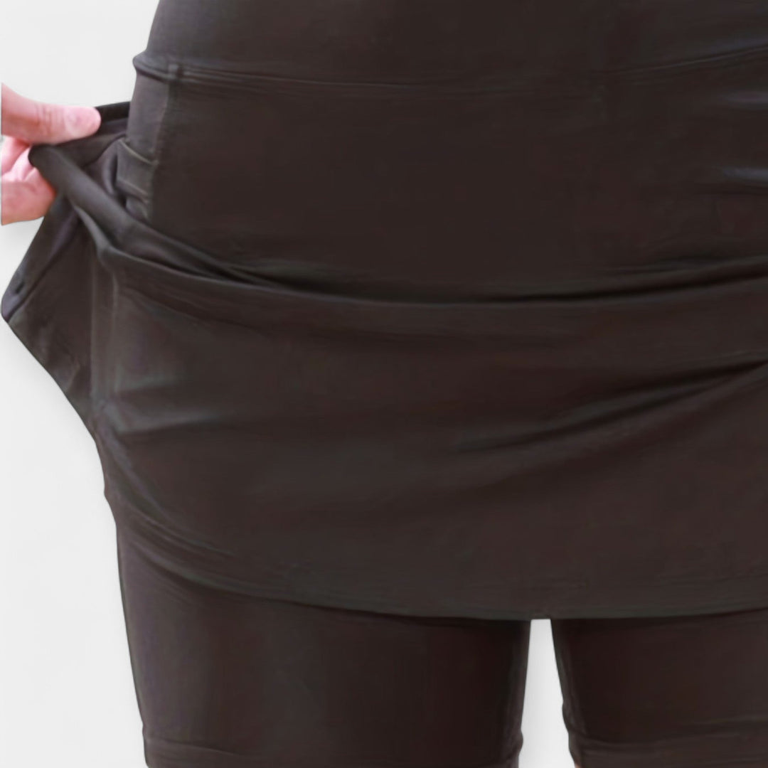 Krátké šortky s vysokým pasem a sukní