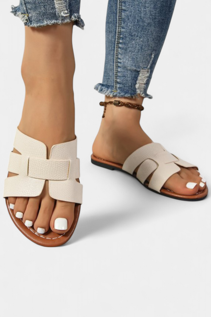 Silvia - Ploché Sandály s Klasickým Designem