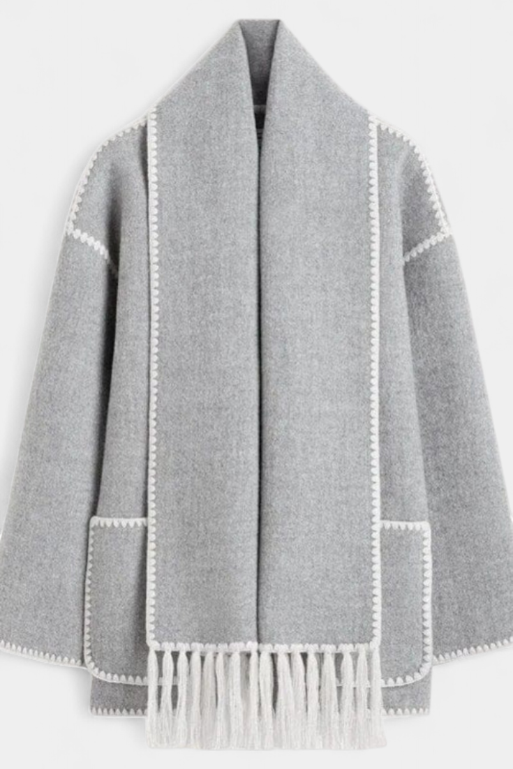 Sofia | Volný střih kabátu s integrovaným šálkem a třásněmi