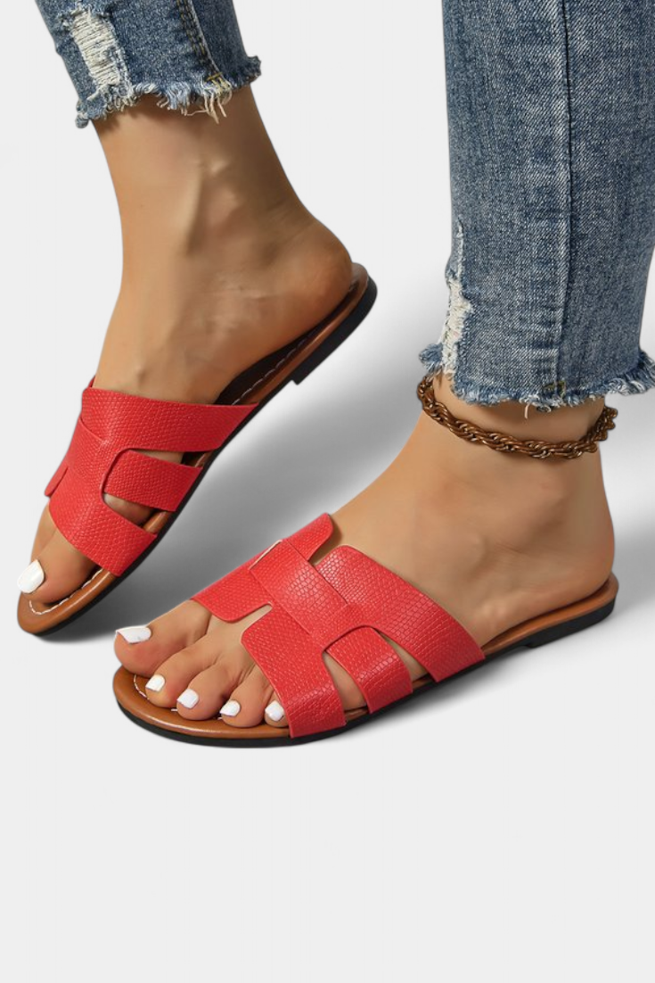 Silvia - Ploché Sandály s Klasickým Designem