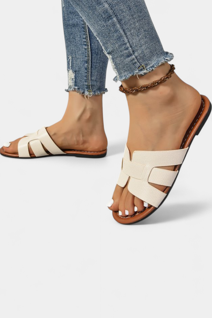 Silvia - Ploché Sandály s Klasickým Designem