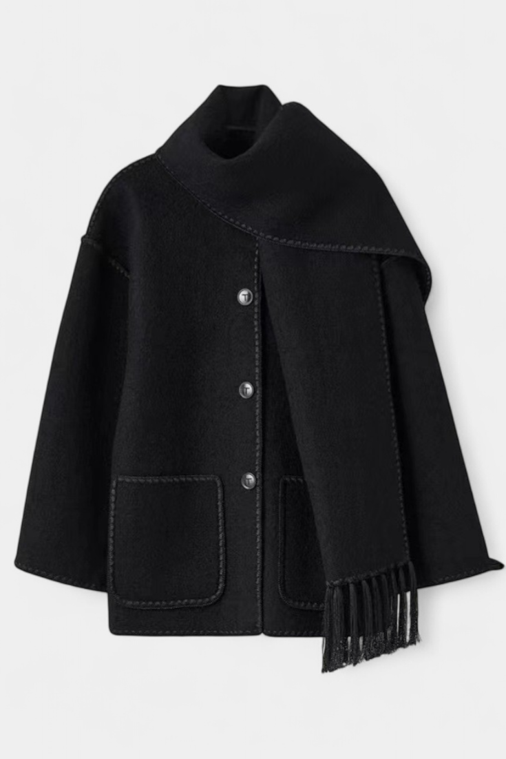 Sofia | Volný střih kabátu s integrovaným šálkem a třásněmi