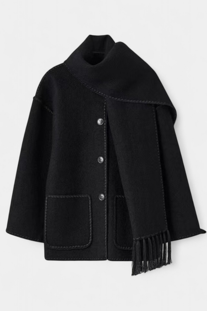 Sofia | Volný střih kabátu s integrovaným šálkem a třásněmi