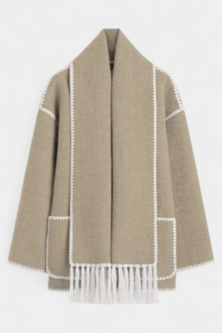 Sofia | Volný střih kabátu s integrovaným šálkem a třásněmi