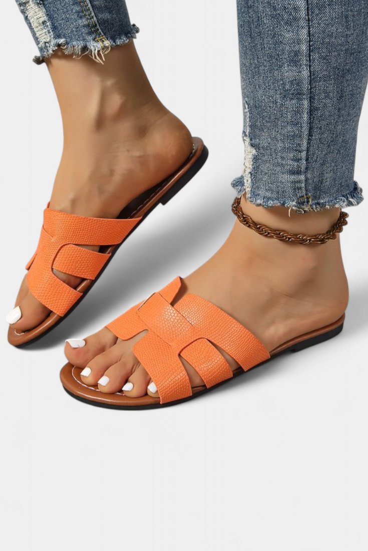 Silvia - Ploché Sandály s Klasickým Designem