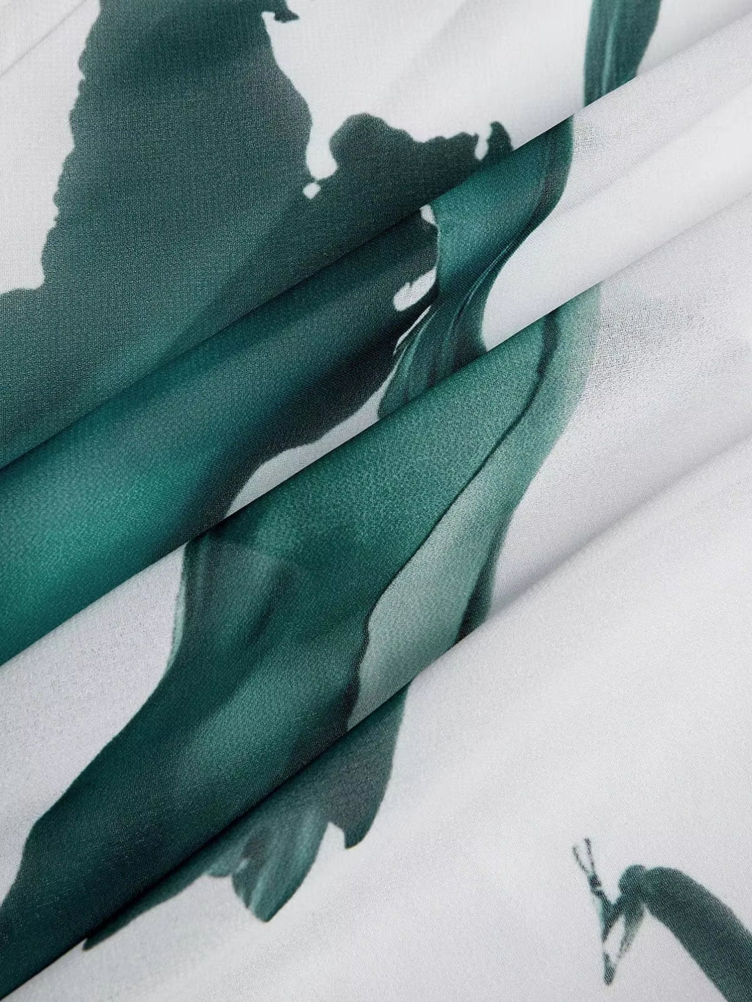 Nayla | Dlouhé šaty s akvarelovým vzorem